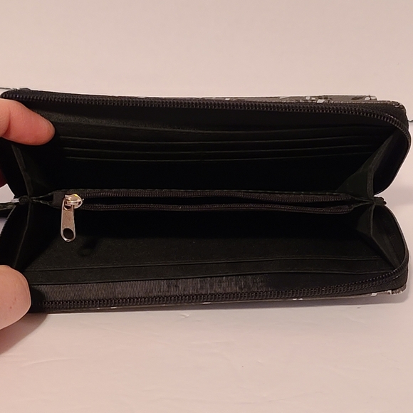 Nautica Wallet - Picture 4 of 5